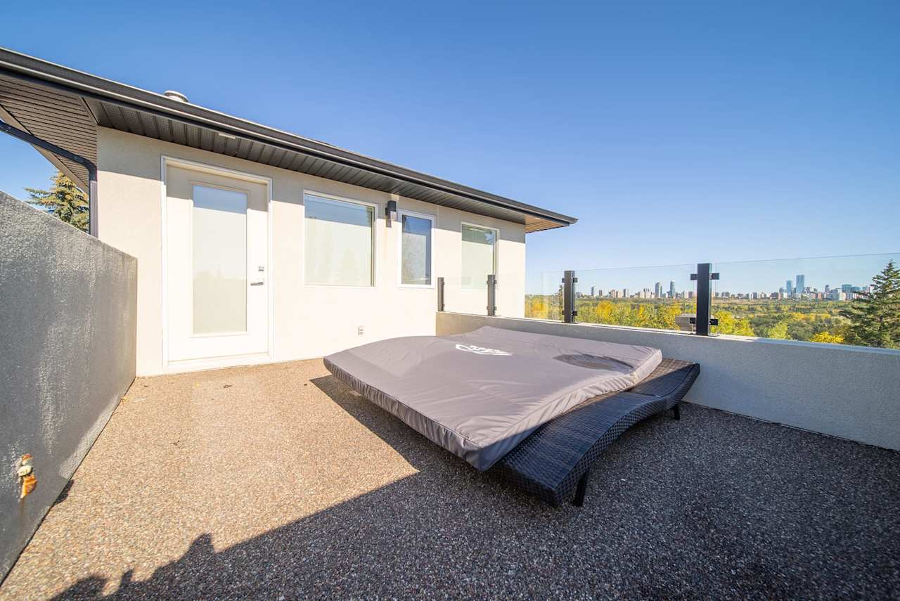 9028 Valleyview Dr NW Edmonton, AB T5R 5T6 4 Beds Rimrock Real Estate