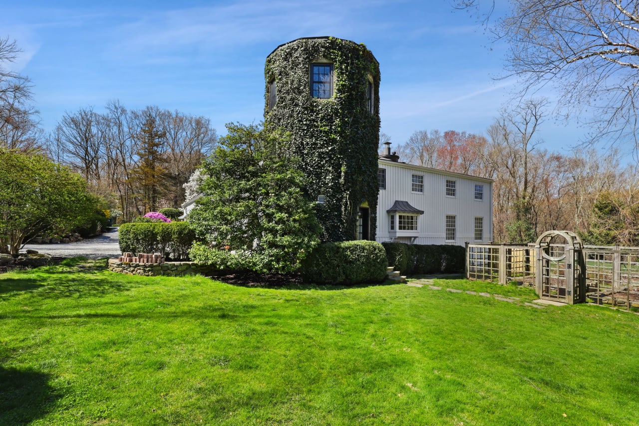 245 Upper Shad Road, Pound Ridge NY, 10576