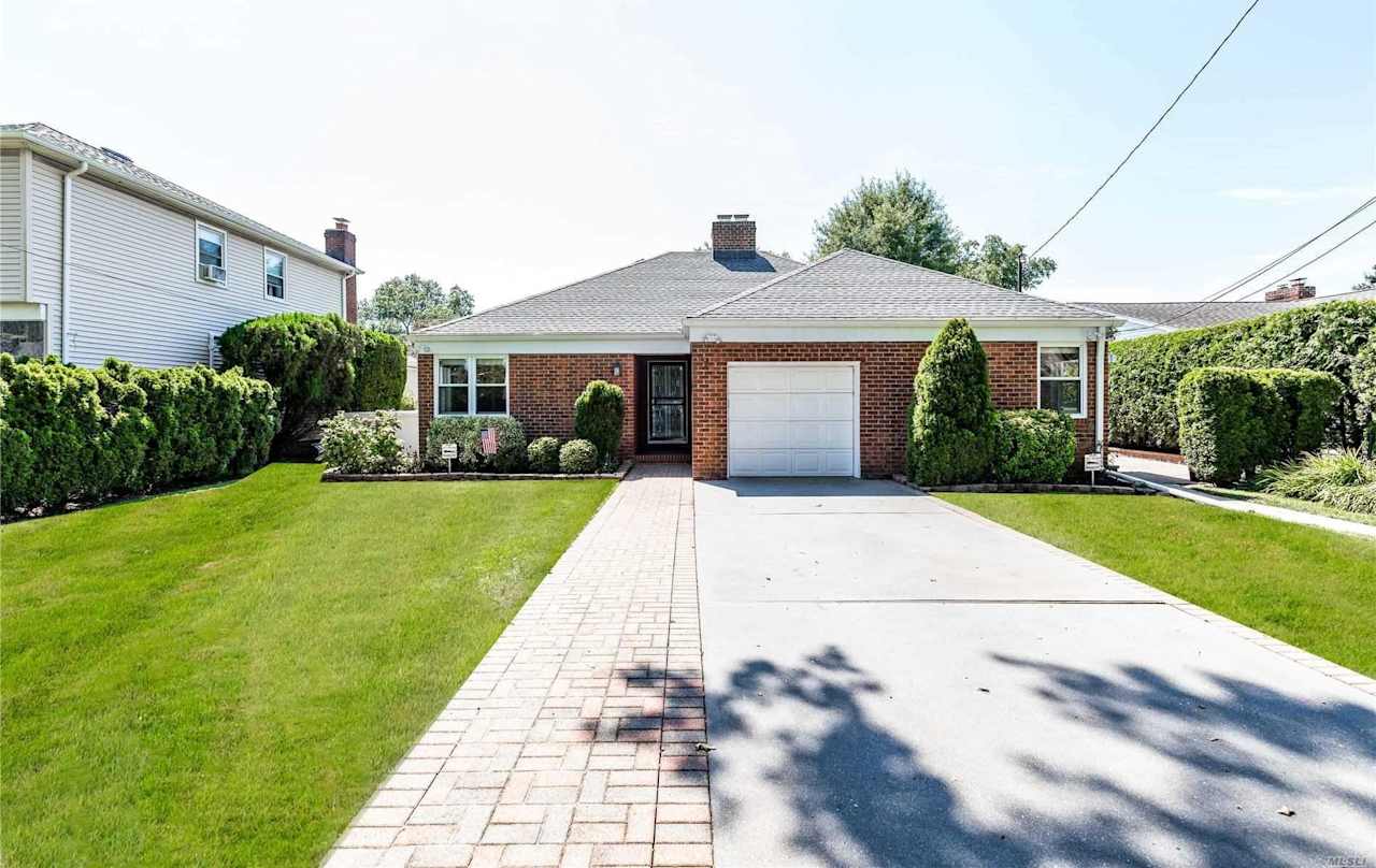 Meet our Team Cosmo Realty Group New York Real Estate Experts