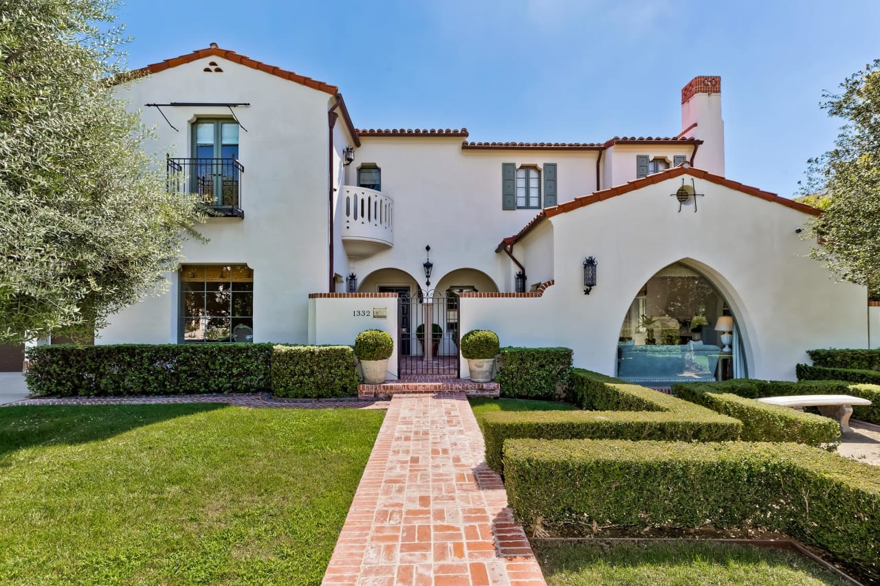 About Drew Fenton Carolwood Partners