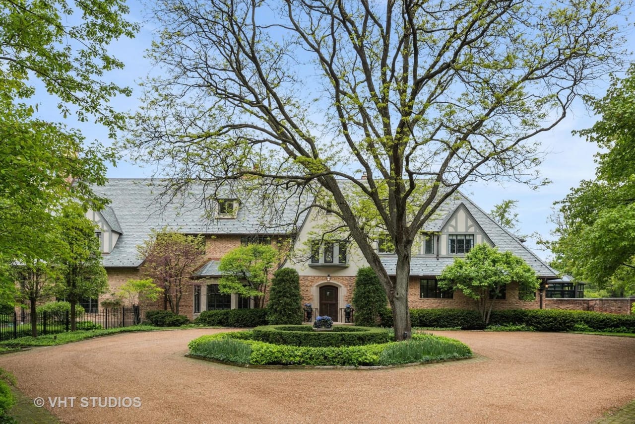 Fourth generation of Motorola’s founding family sells Winnetka mansion