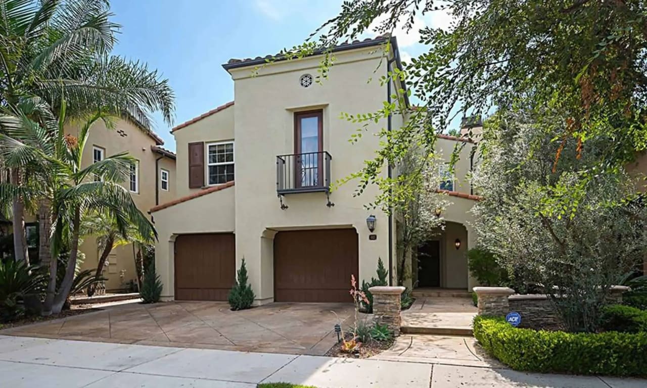 Debbie Marie WaveCrest Real Estate