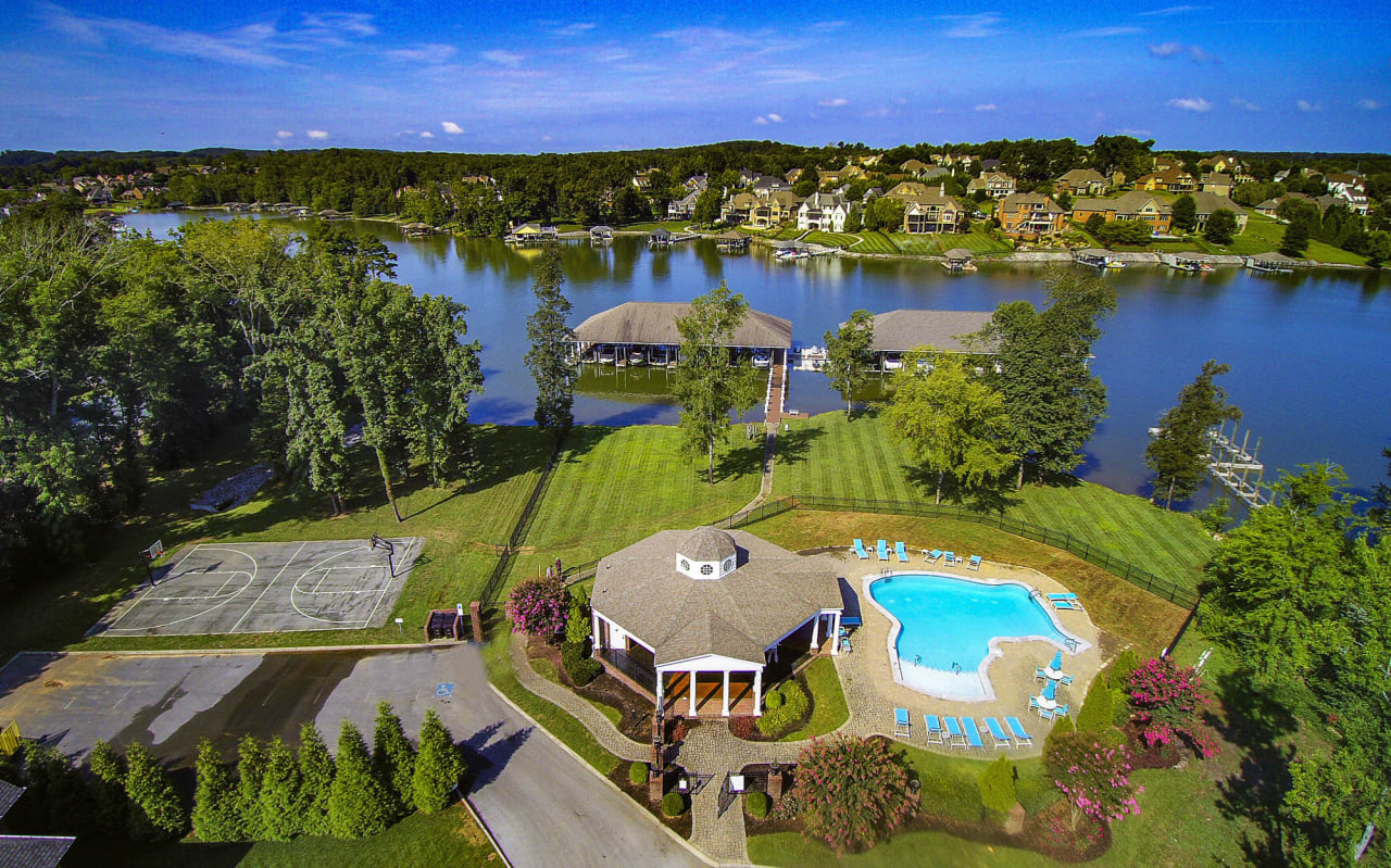 Embrace the Lakeside Lifestyle: Knoxville, Tennessee's Prime Lake  Season and the Allure of Lakefront Homes