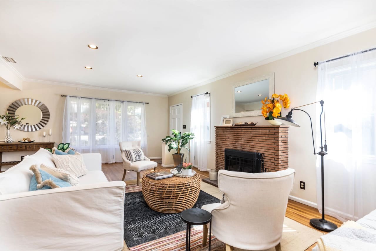 3430 MONTROSE Avenue