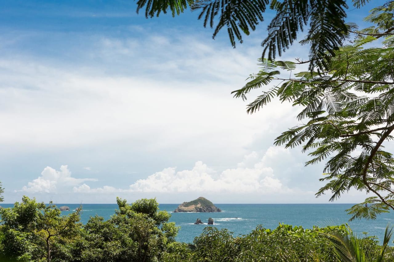 Manuel Antonio Beachfront Hotel