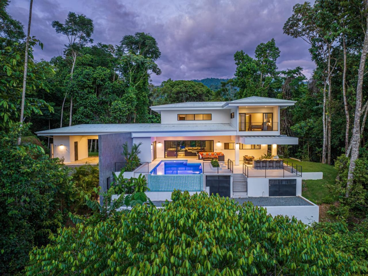 A Gem, Hidden in the Canopy With Ocean and Mountain Views