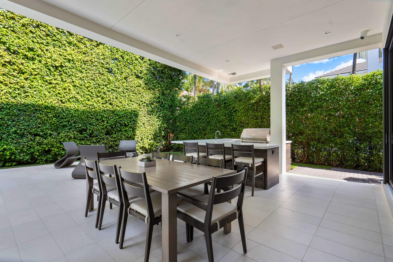 A New Signature Listing in Boca Raton's Royal Palm Yacht & Country Club