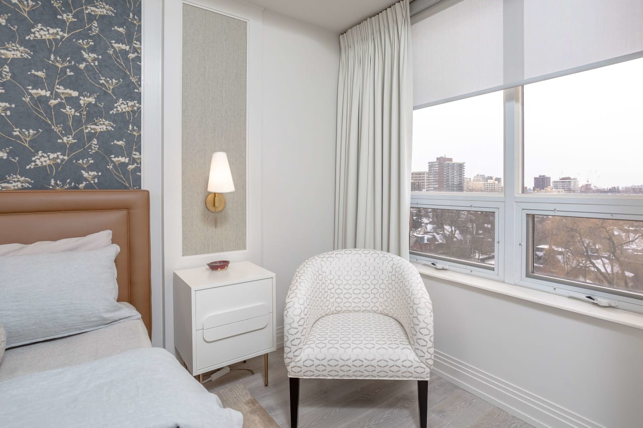 Yorkville Boutique Renovated Suite