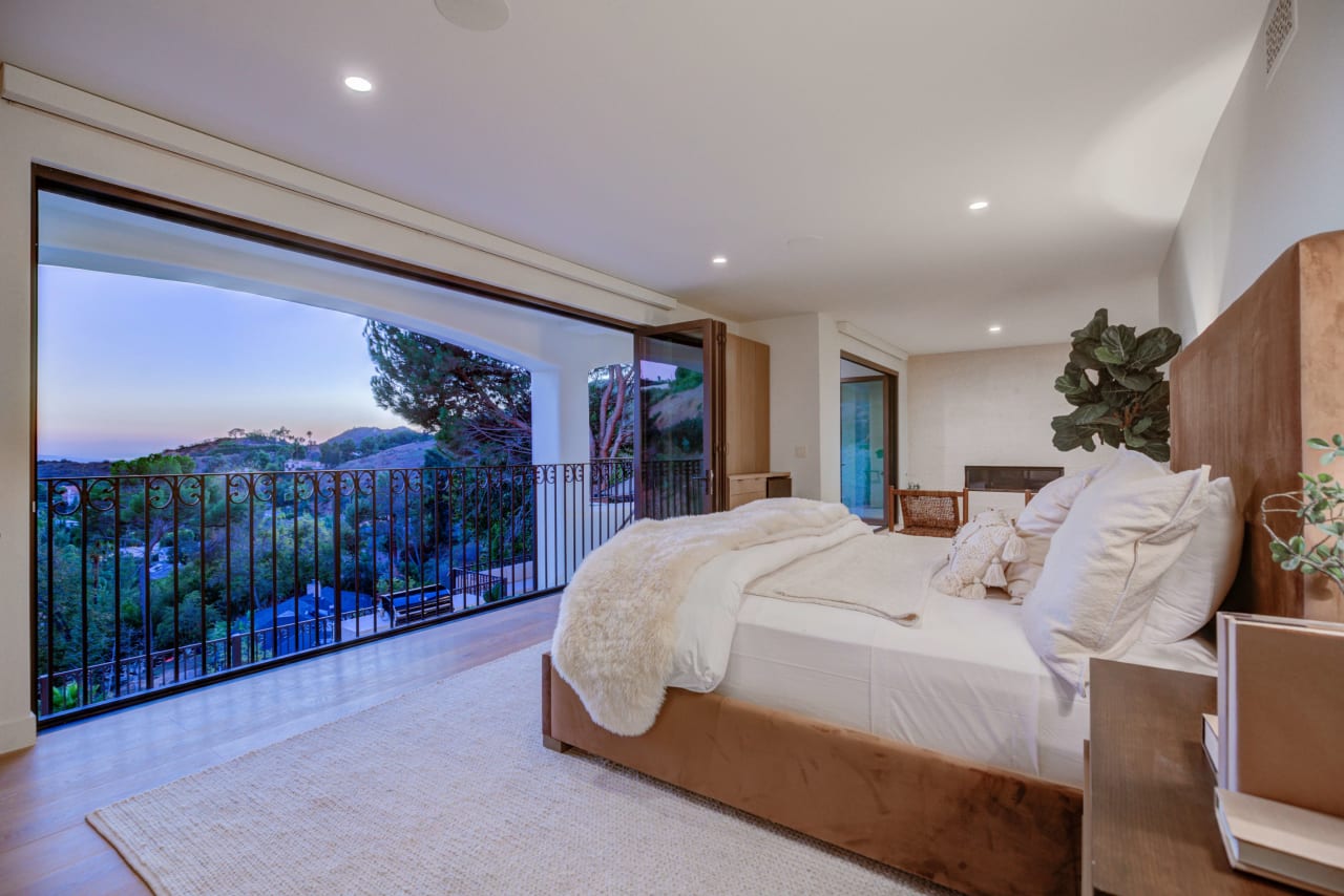 7212 Mulholland Dr, hollywood hills