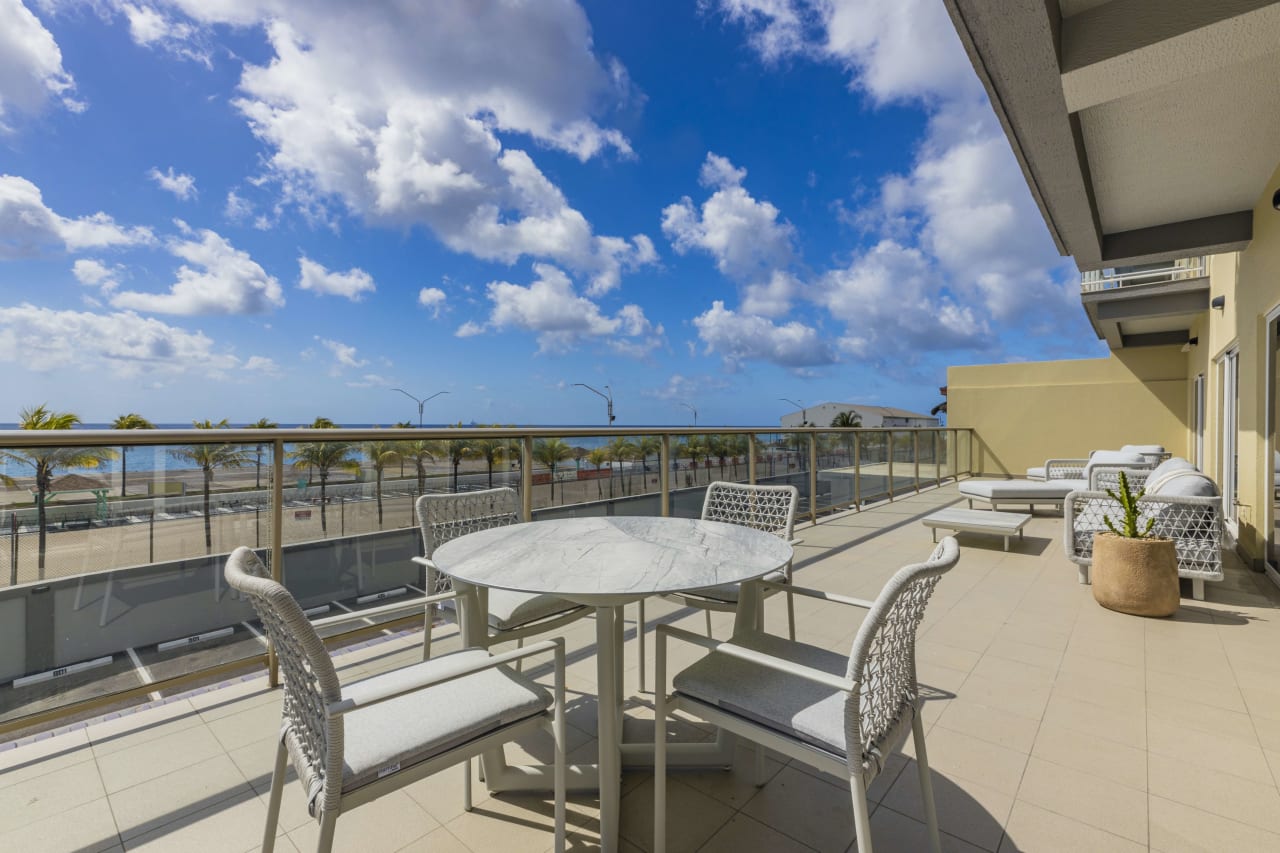 Harbour Penthouse 