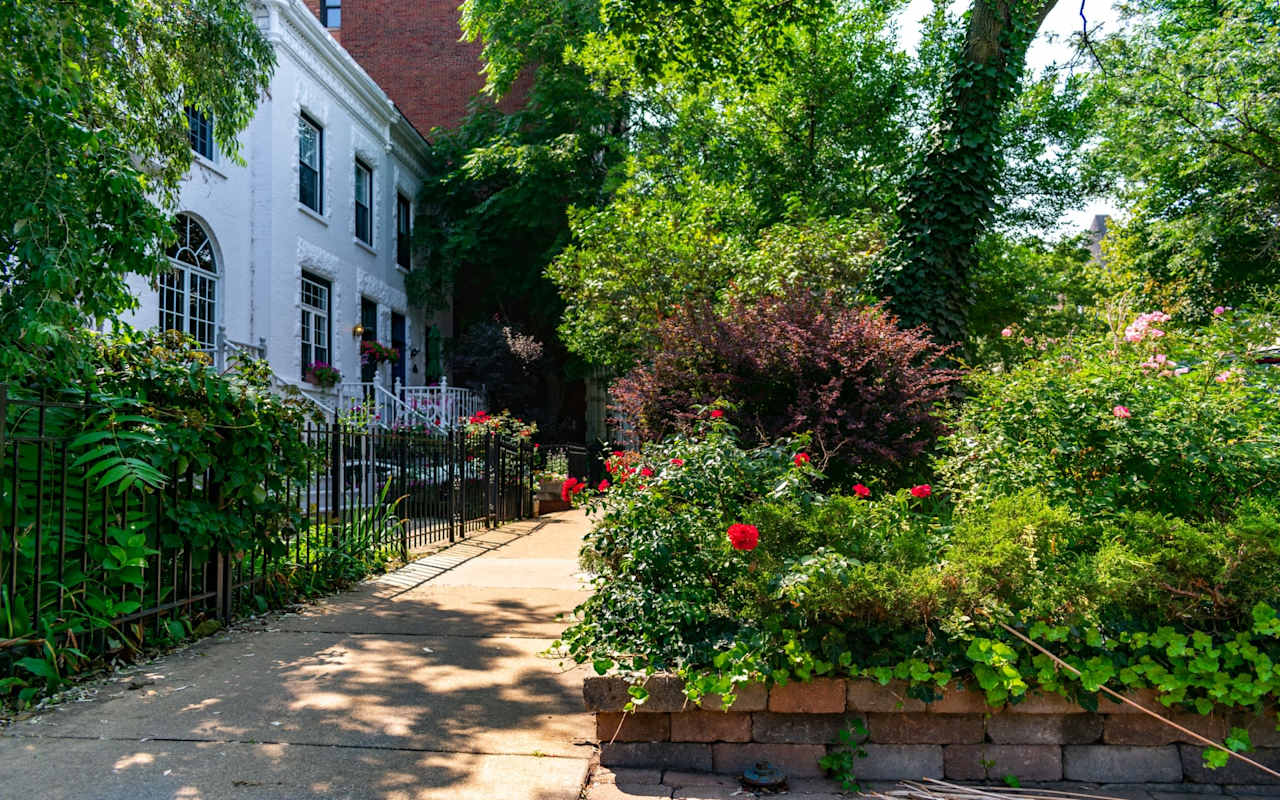 RAVENSWOOD