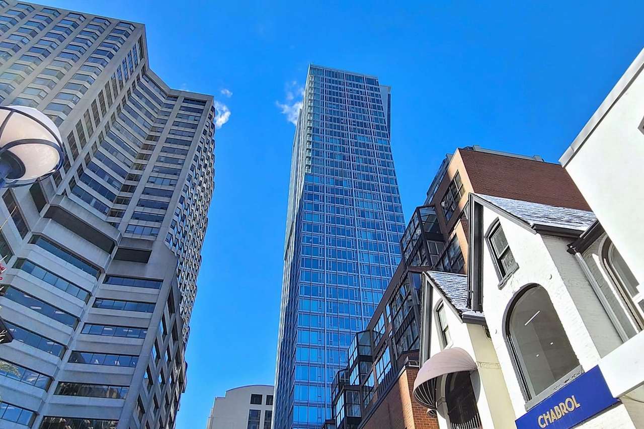 Cumberland Tower Yorkville! Real Estate Listing Kevin Crigger