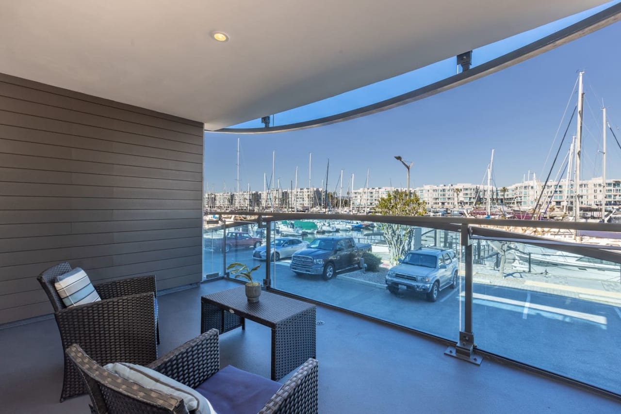 Two Bedroom Apartment with Marina Views