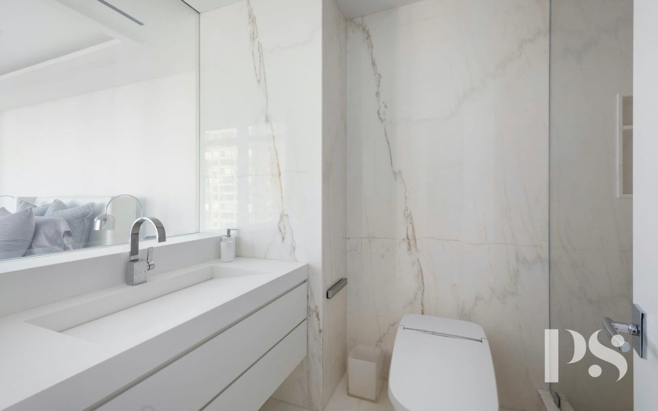 188 E 64th Street Unit: PH-4