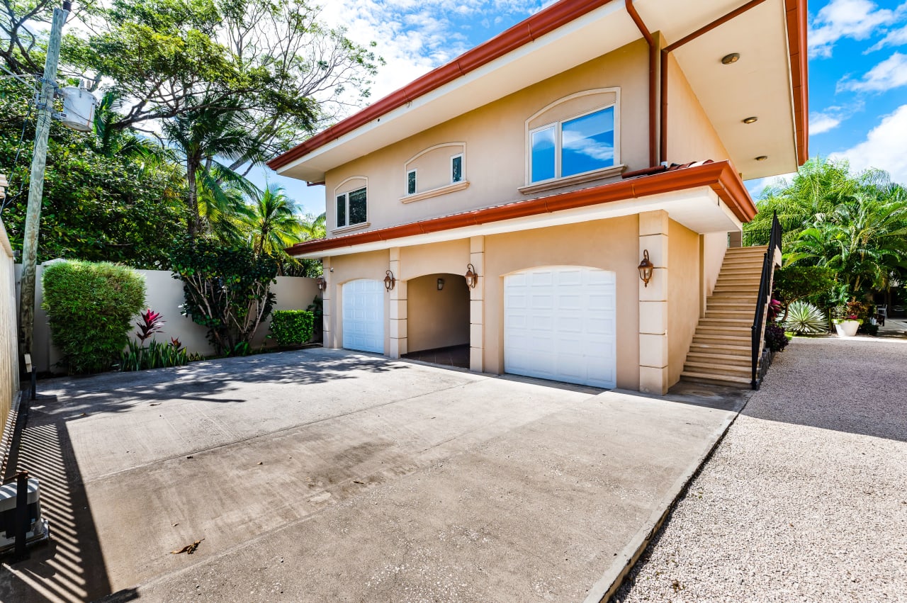 Casa Oltmann | Beach Front Mansion