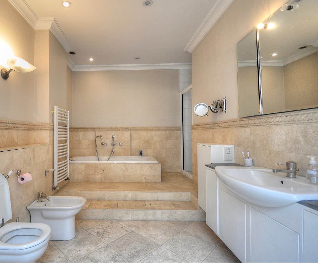 Avenue Raymond Poincare