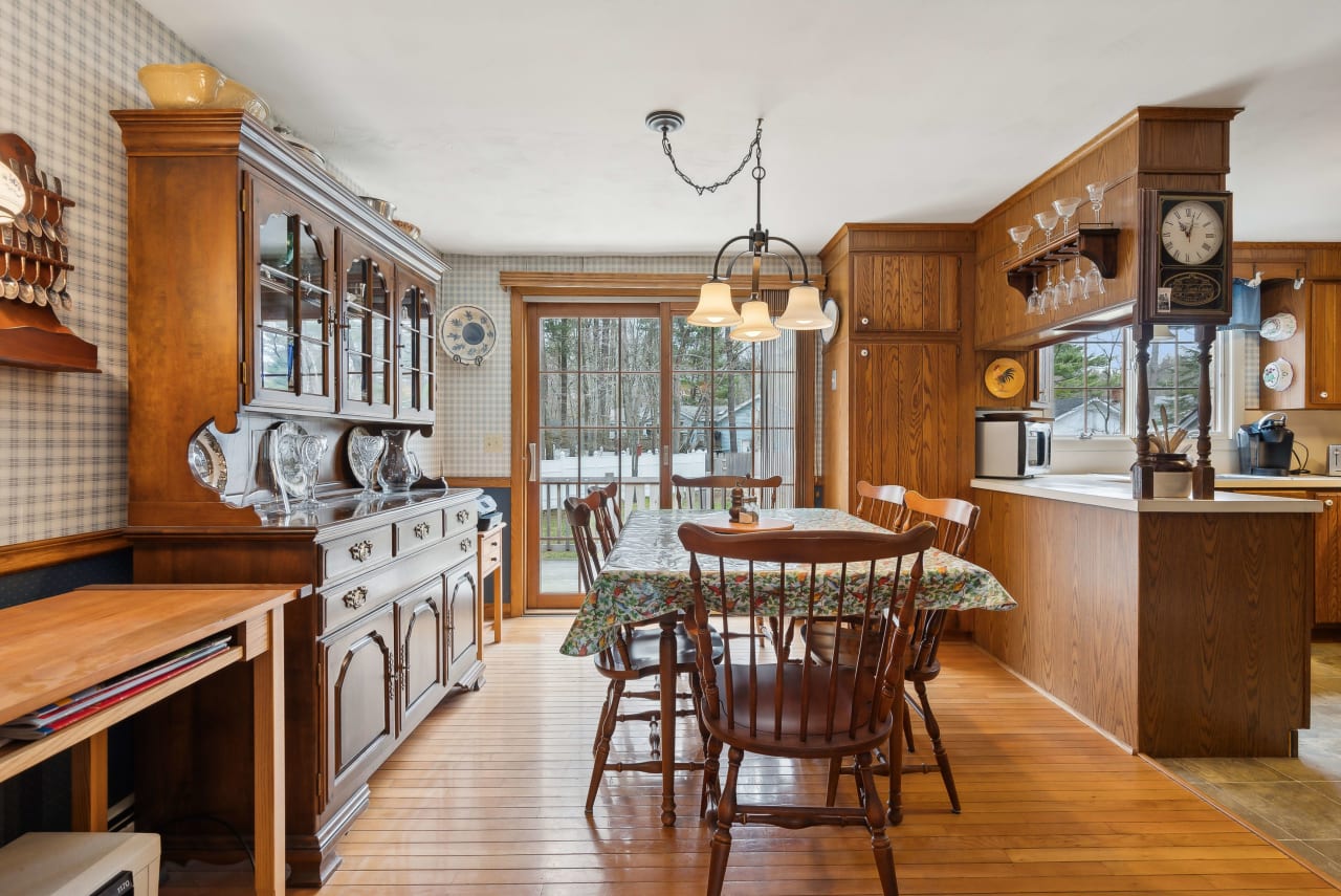 Home For Sale in Windham, Maine 25 Acorn Lane Tomazin Goff Realty