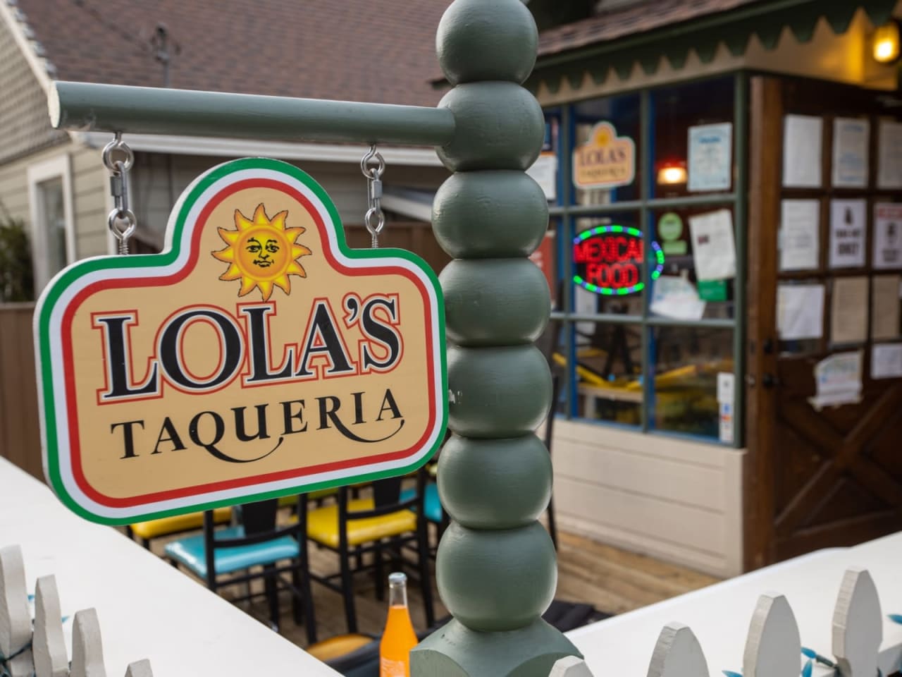 Lola's Taqueria