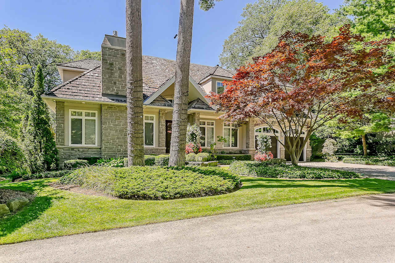 38 Holyrood Avenue Oakville, ON L6K 2V3 Goodale Miller Team