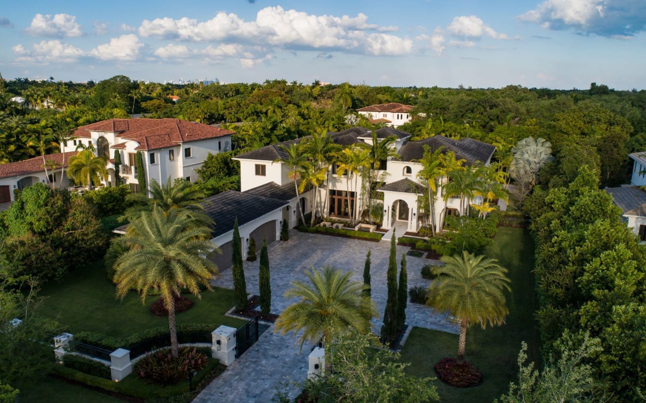 Sarasota Luxury Home Market Enters 2022 on an Upward Trajectory