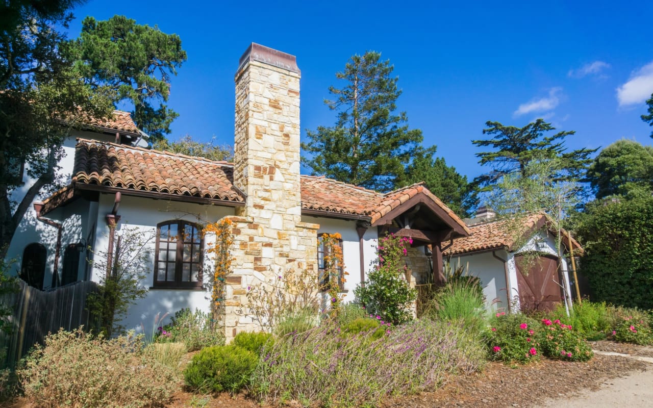 Stoneridge Park, Stoneridge Square, and Stoneridge Place Neighborhood