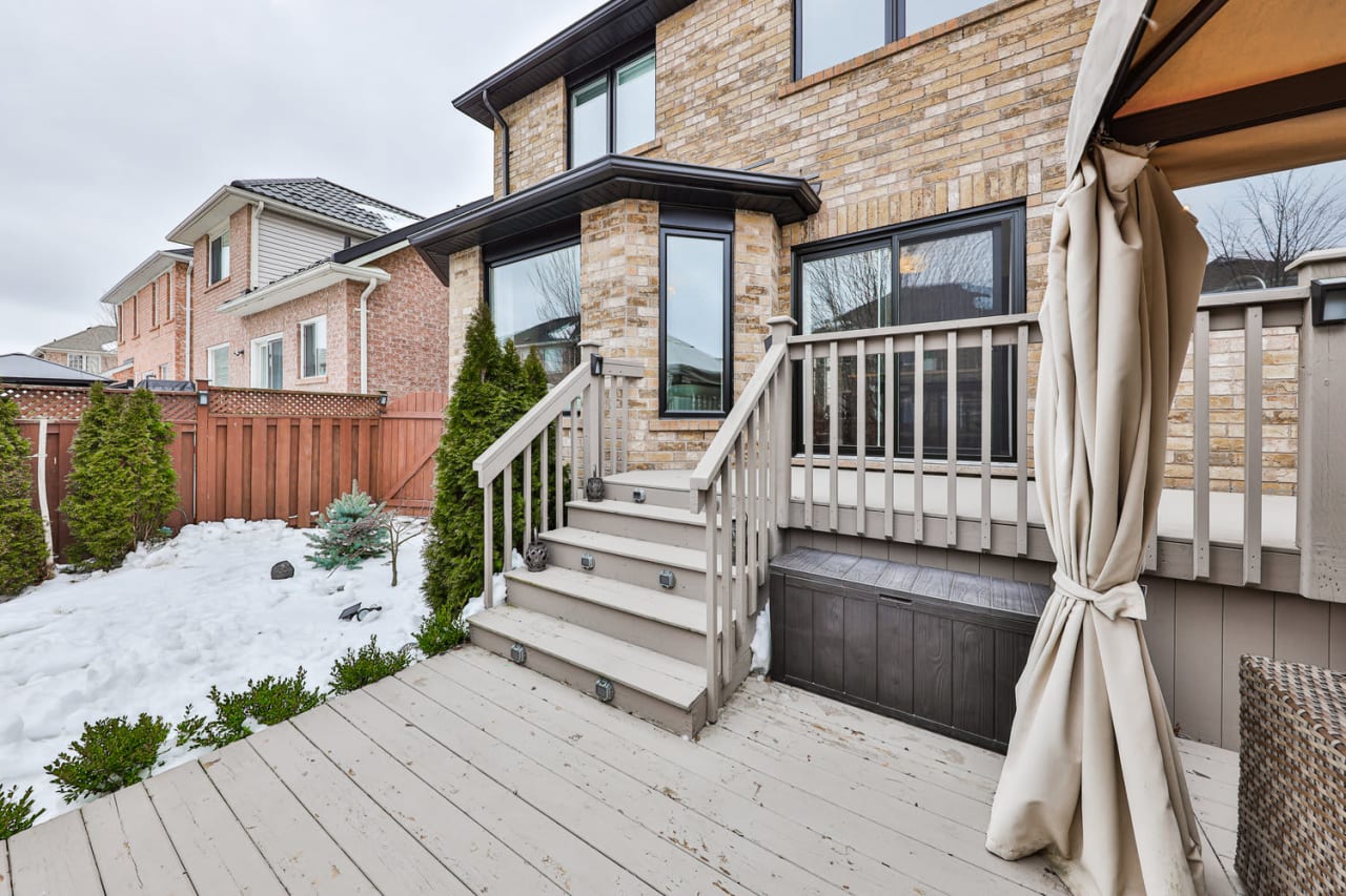 2582 FALKLAND Crescent, Oakville