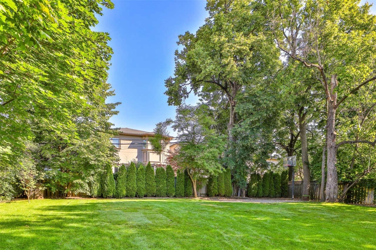 228 Coldstream Avenue Toronto, ON 5 Beds 6.5 Baths Barry Cohen Homes