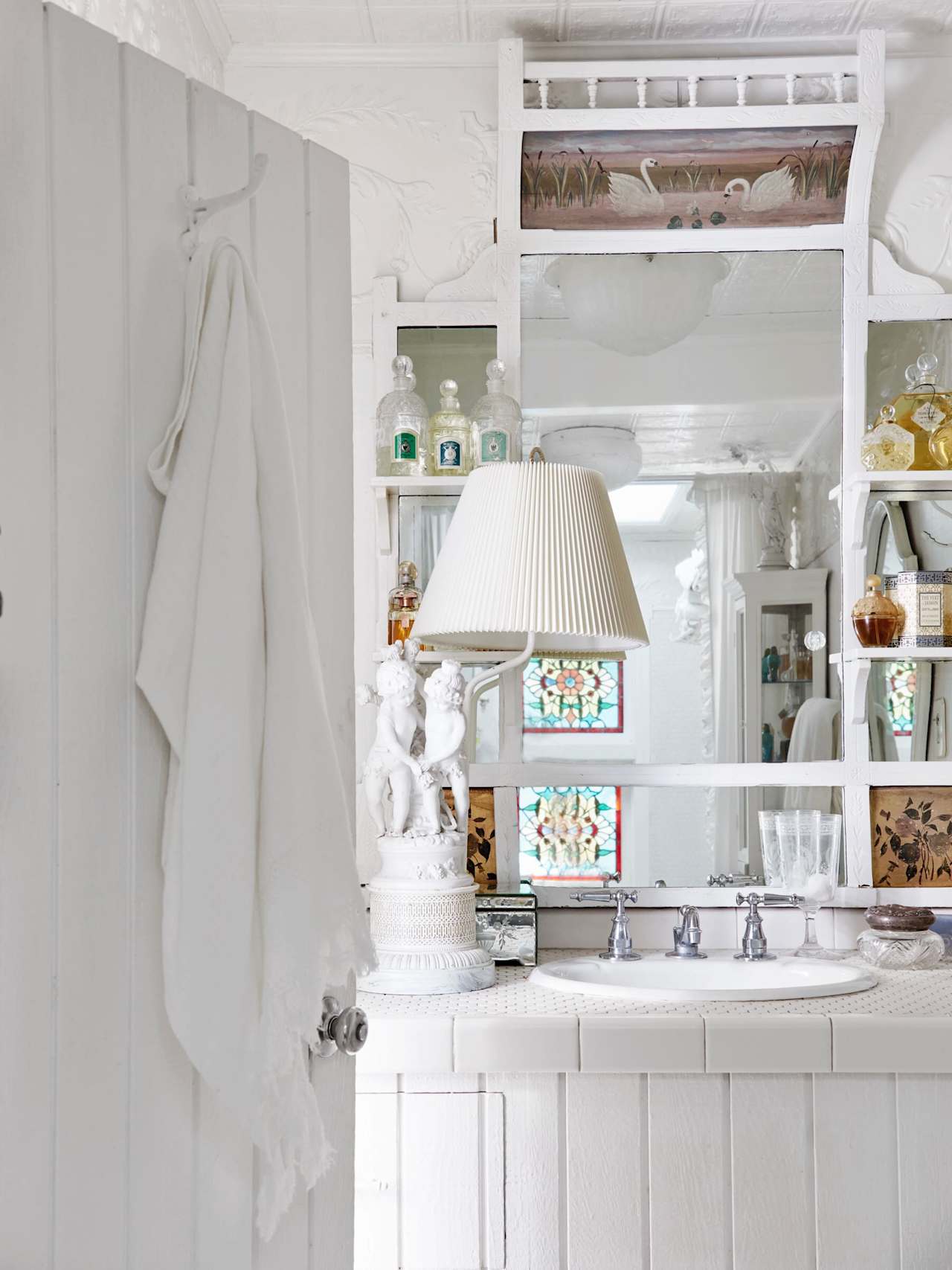 8805 LOOKOUT MOUNTAIN Avenue