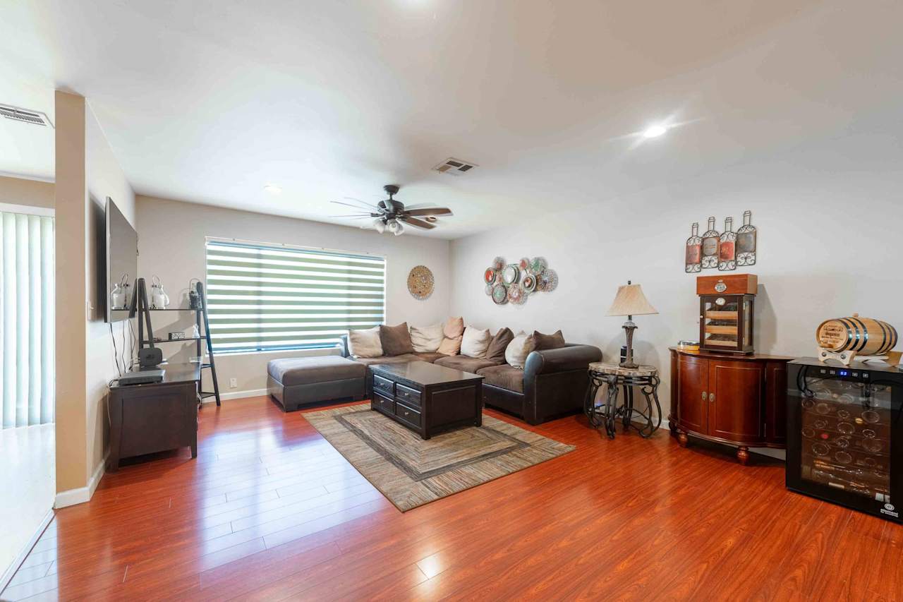 6700 Aqueduct Ave Midvale Estates l Van Nuys