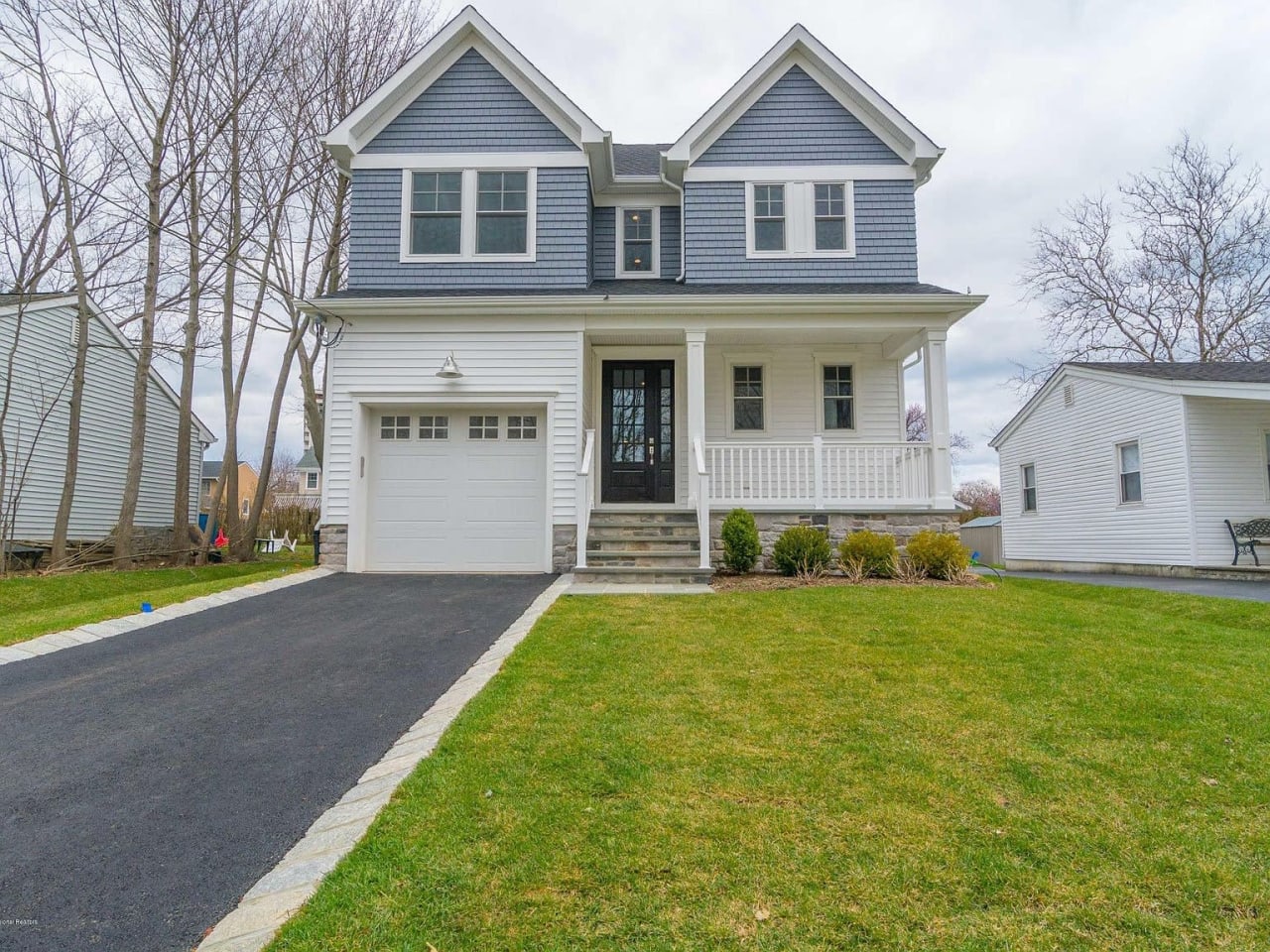 15 Shrewsbury Dr, Monmouth Beach