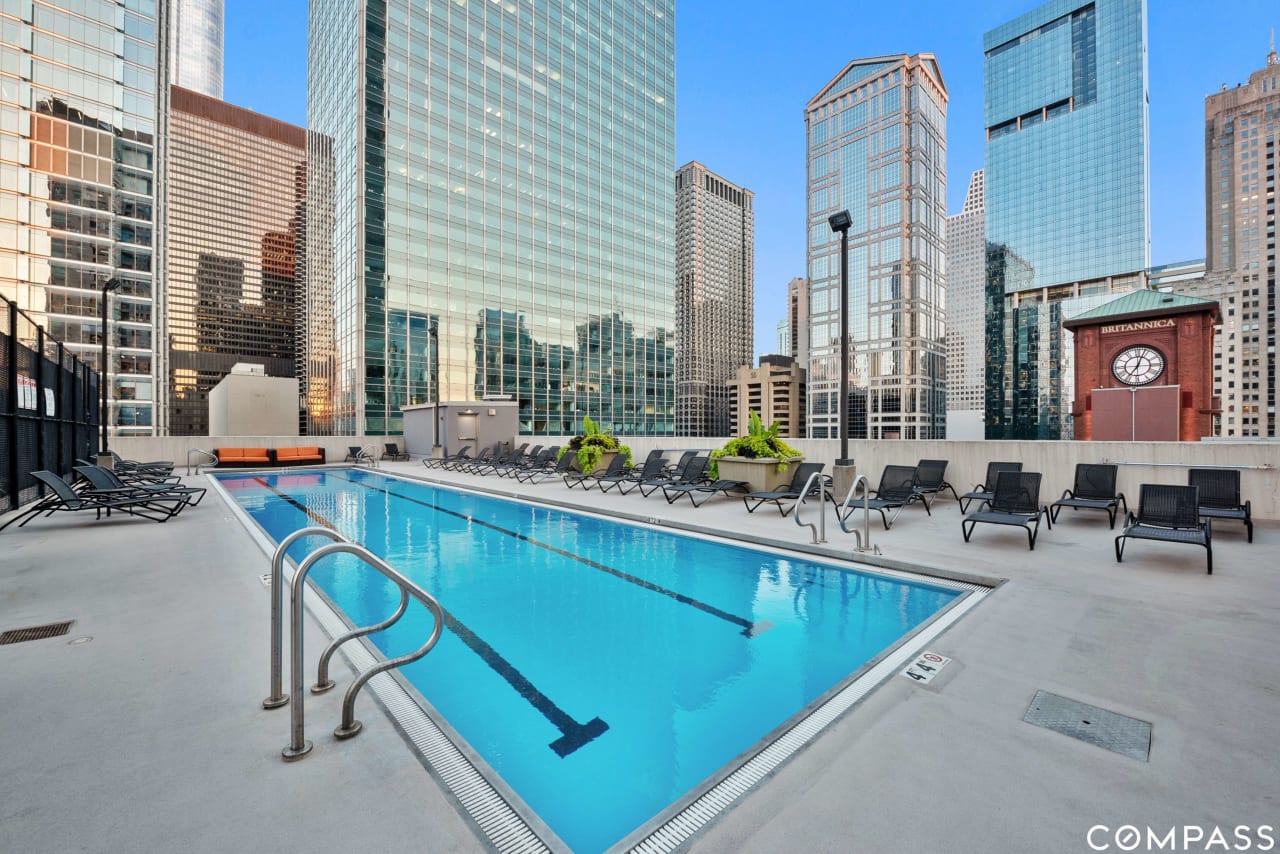 Picture of the Pool at 345 N LaSalle The Sterling