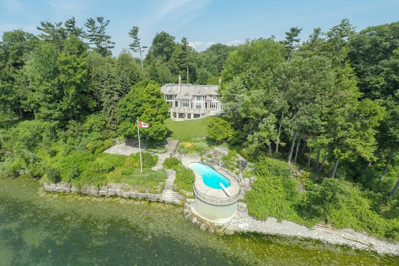 32 Holyrood Avenue Oakville, ON L6K 2V3 Goodale Miller Team