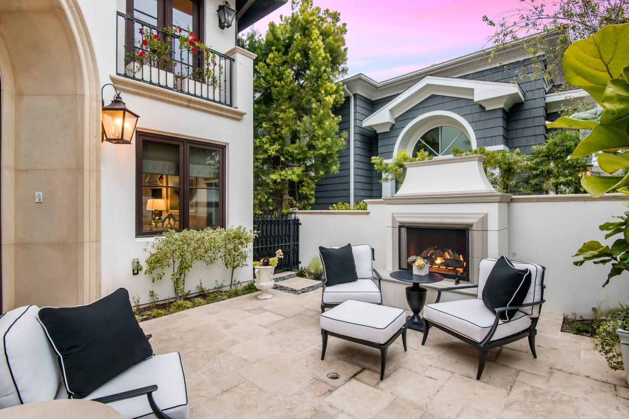 Your own private resort in the heart of Manhattan Beach