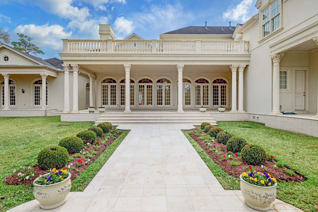 3920 Inverness Drive Walter Bering Houston Real Estate Agents