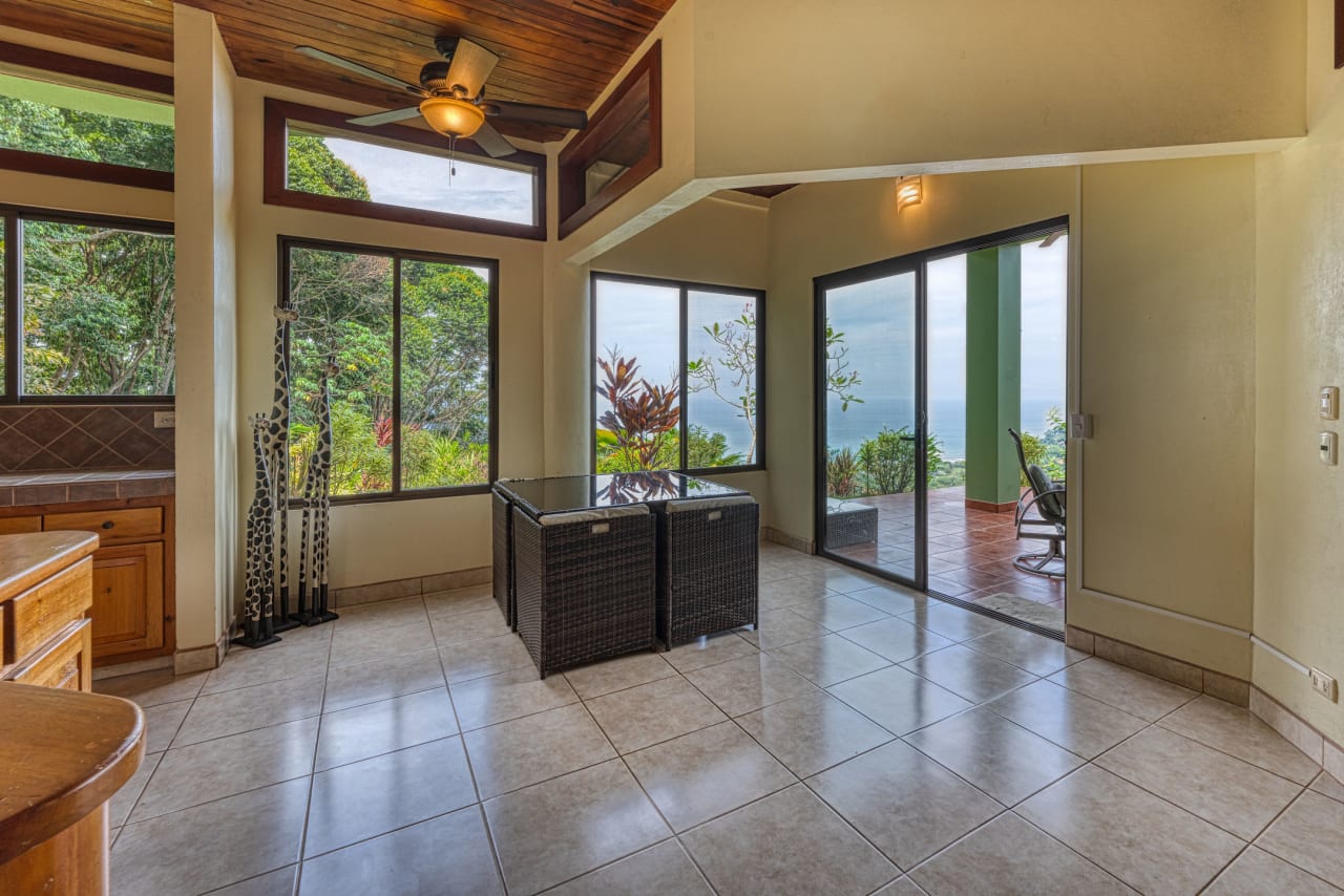 Best Views in Dominical – Home with Apartment and Infinity Pool