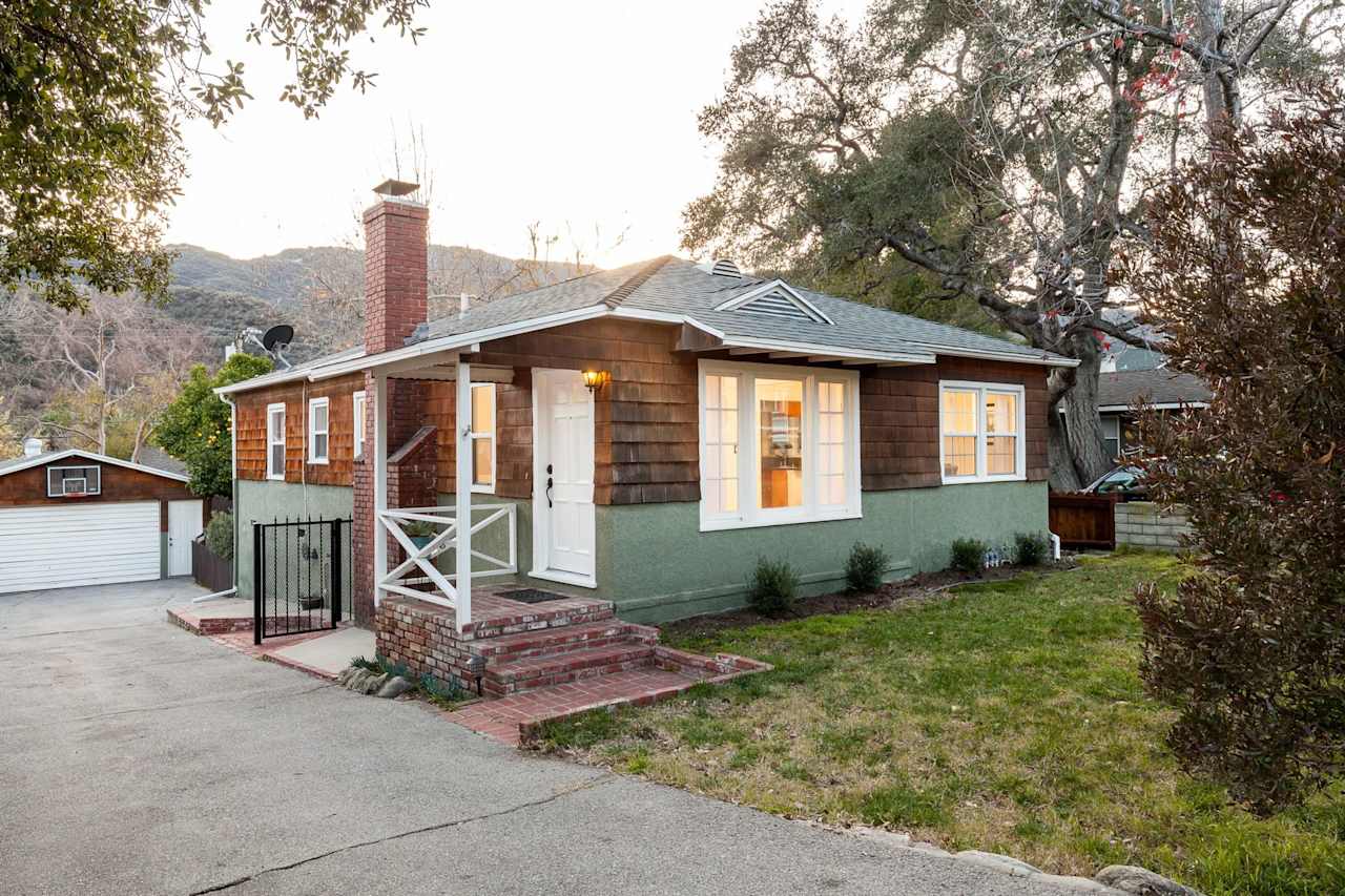 3430 MONTROSE Avenue