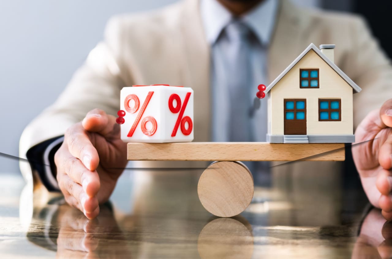 Navigating Low Inventory and High Interest Rates in the Real Estate Market