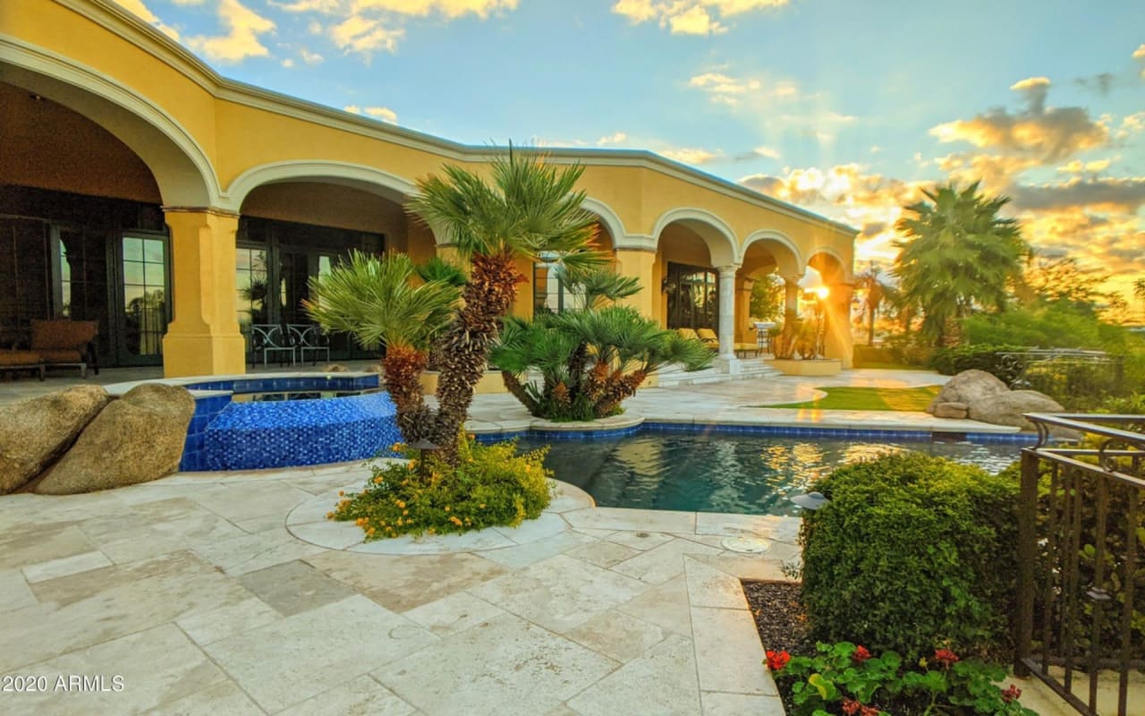 4836 E White Gates Drive Phoenix, AZ 85018 Residence The