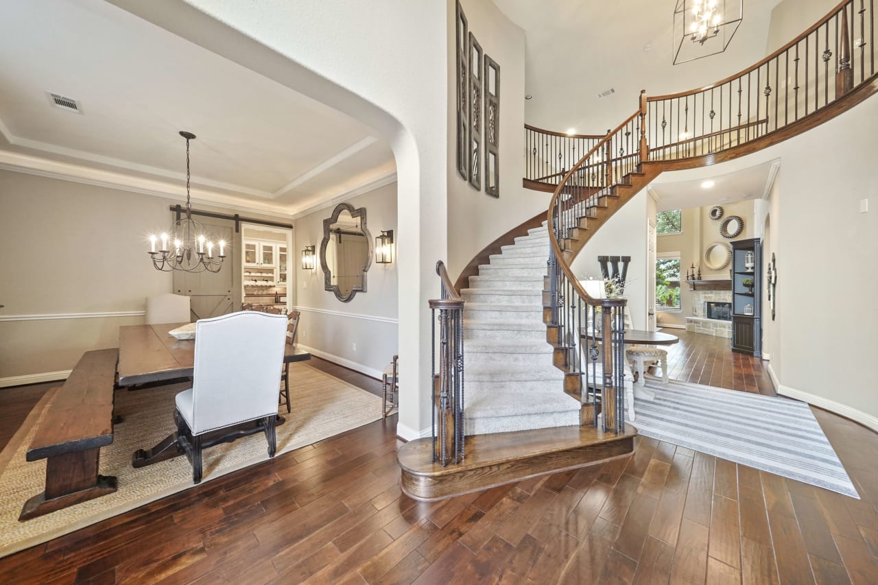 SpyGlass Classic Beauty...Montgomery ISD ~ 5 bedrooms with Backyard Oasis