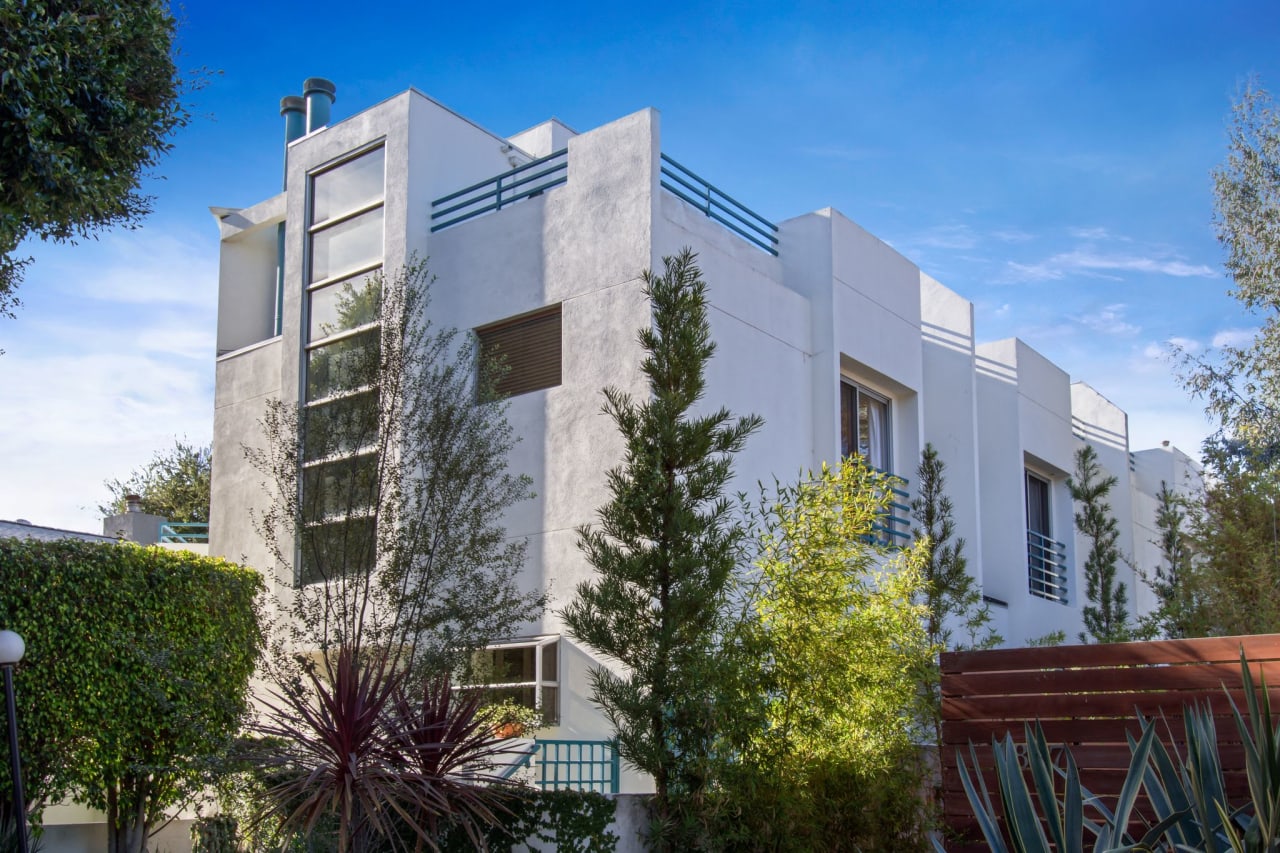 Santa Monica Townhouse Rochelle Maize Beverly Hills Real Estate Agent