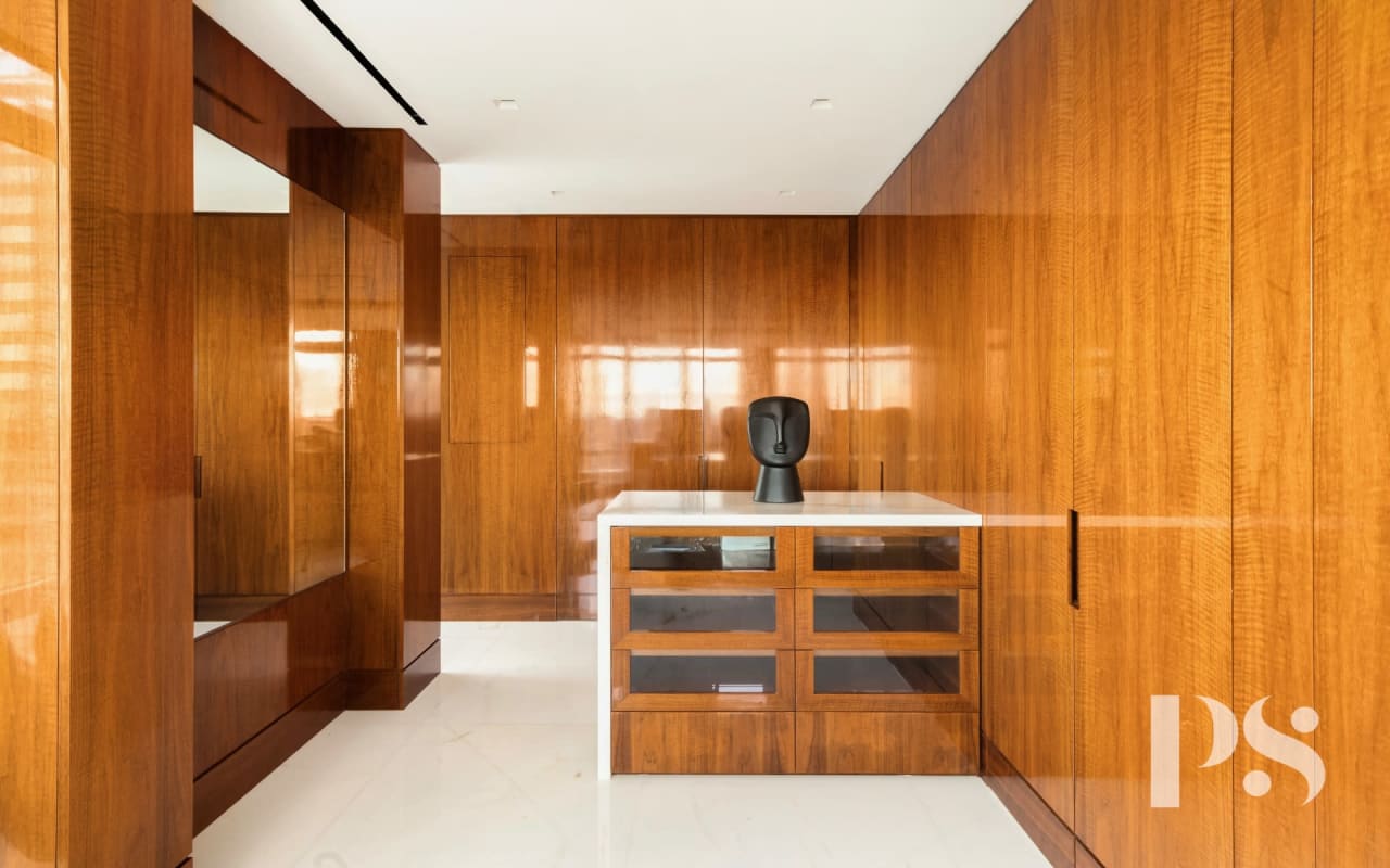 188 E 64th Street Unit: PH-4