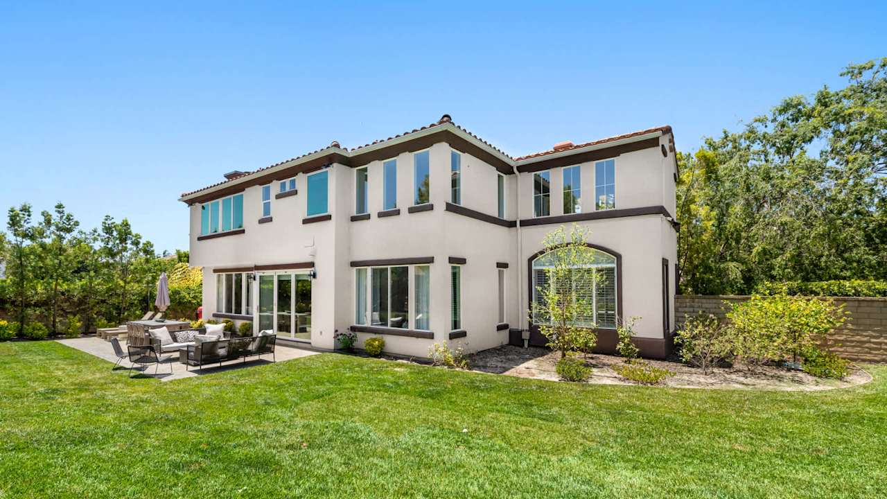 3318 N Summit Pointe Dr, Topanga