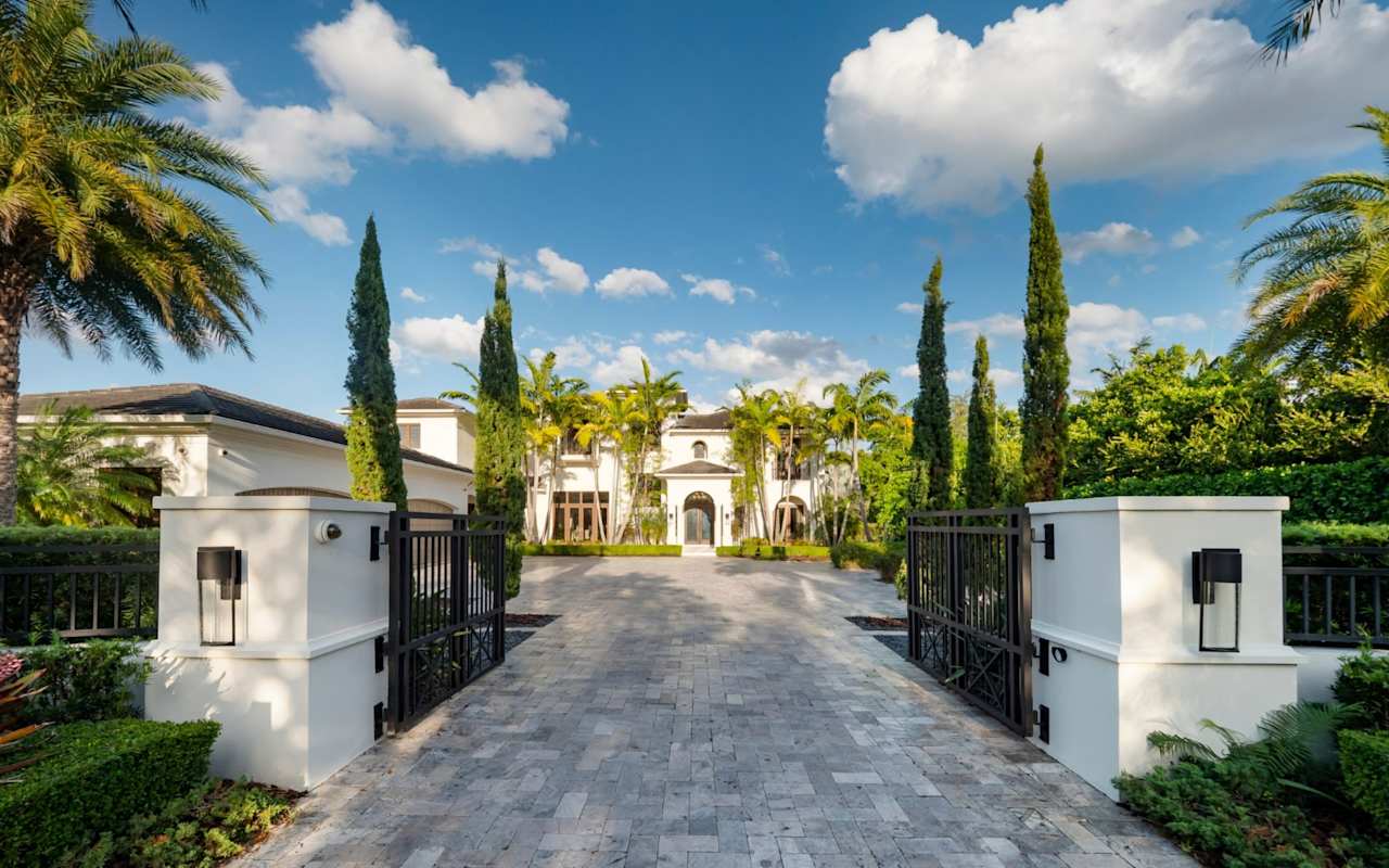 Laurie Ermer Fort Lauderdale Real Estate Agent & Realtor