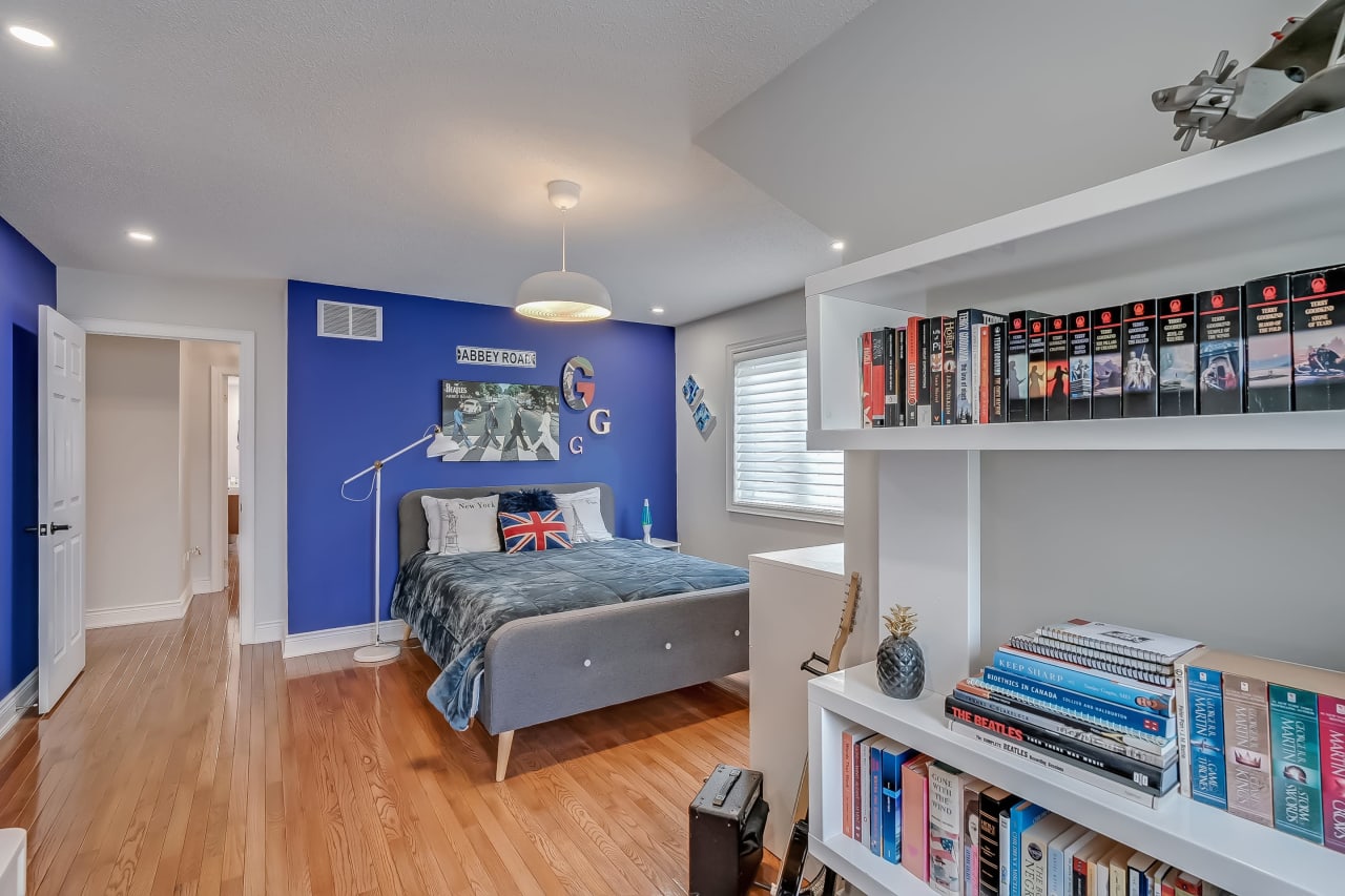 128 Morden Road Unit: 2