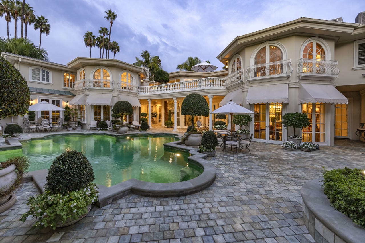 815 Cord Cir, Beverly hills