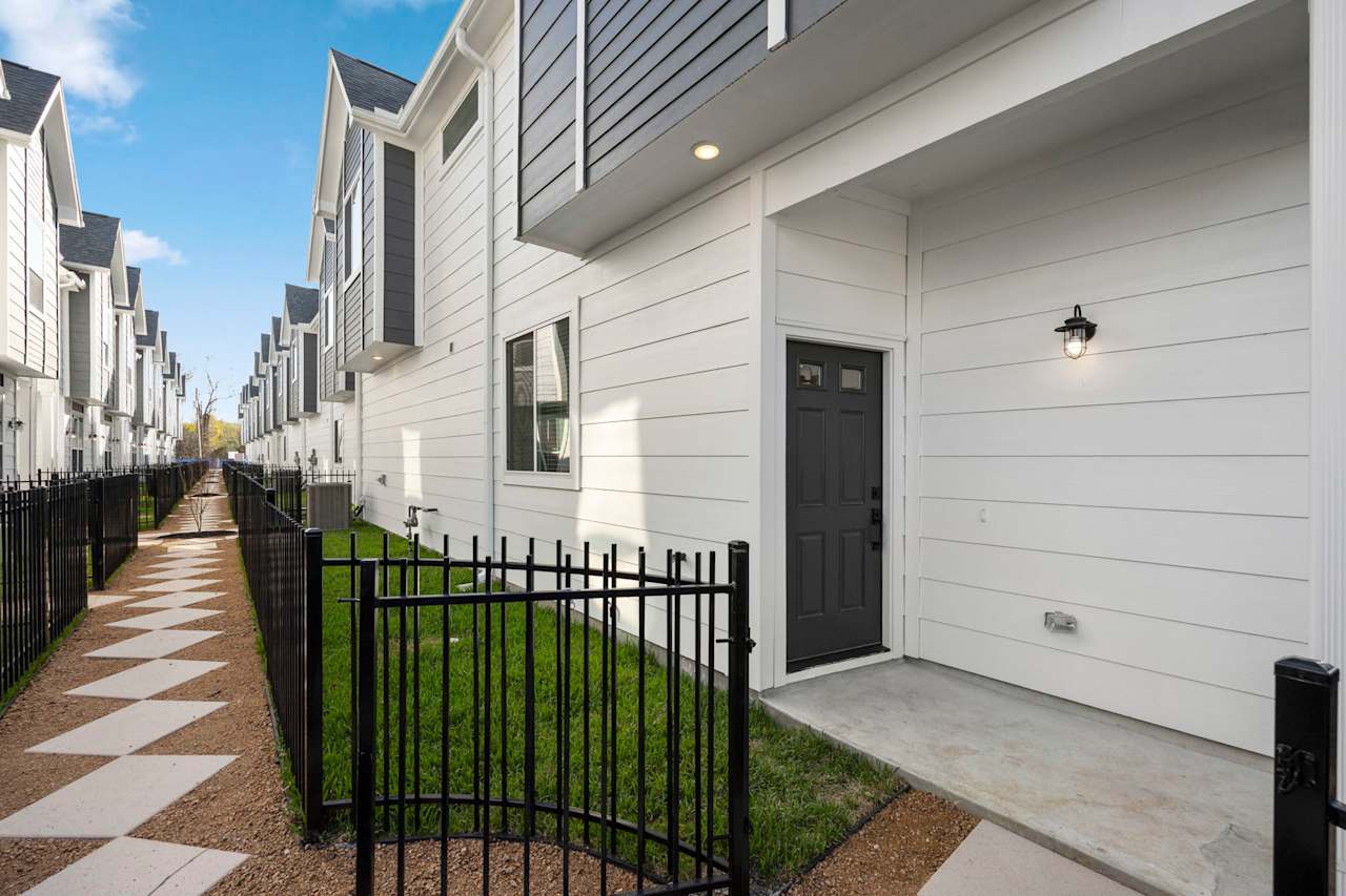 Commons at West Tidwell North Houston Townhomes Oracle City Homes