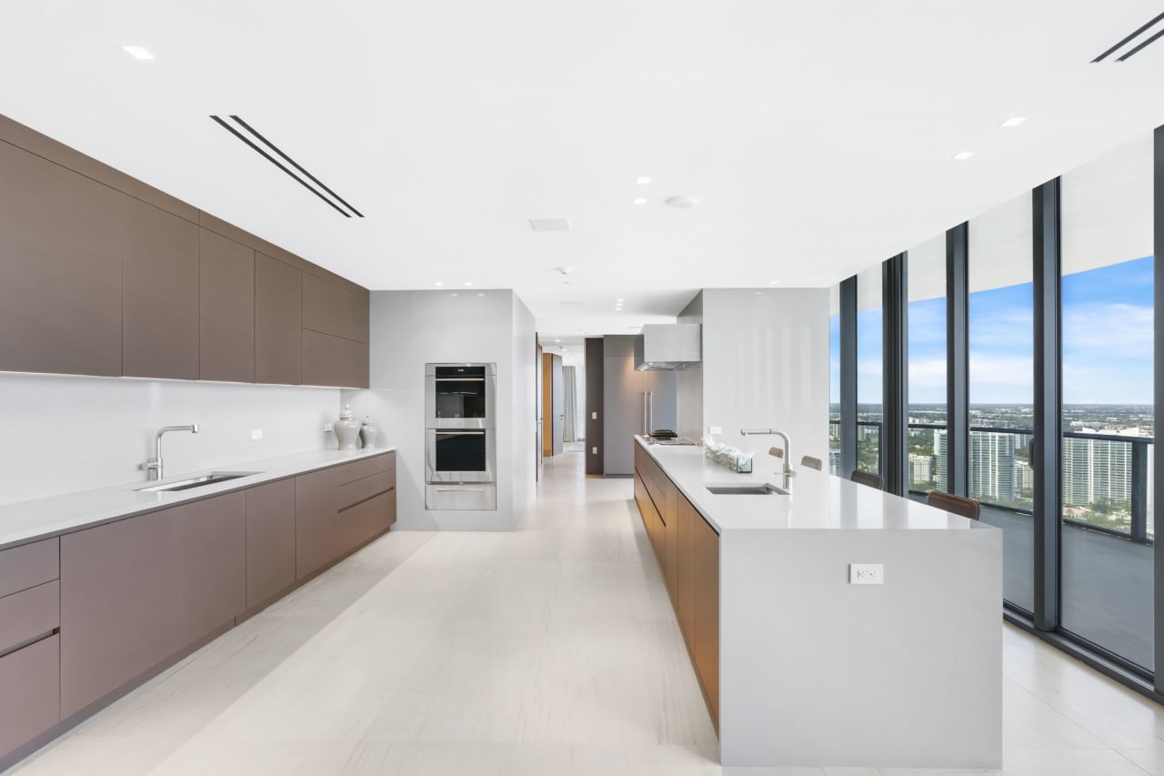 Regalia Sunny Isles PH 43