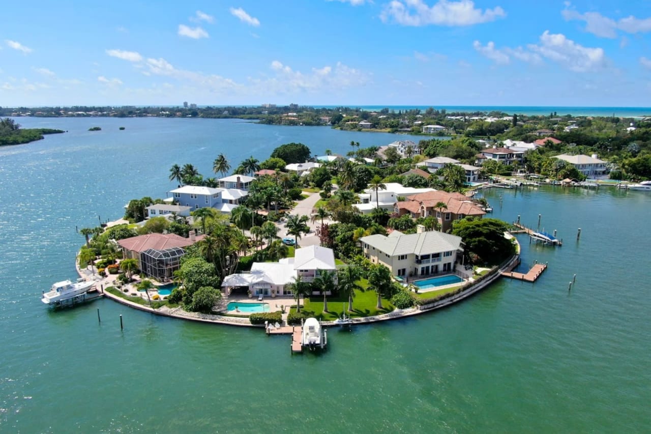 Everything You Need to Know About Waterfront Living