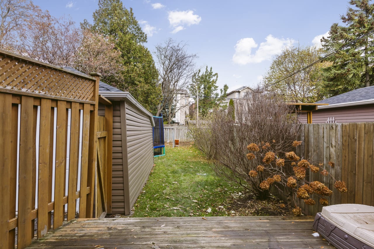 238 Fairlawn Avenue Toronto, ON M5M 1T1 Andy Taylor