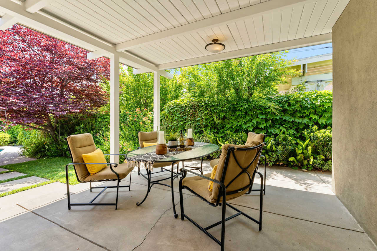 2382 Loma Vista Street